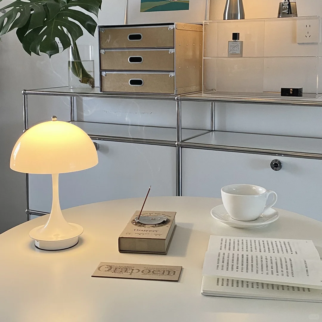 Panthella Mushroom Table Lamp