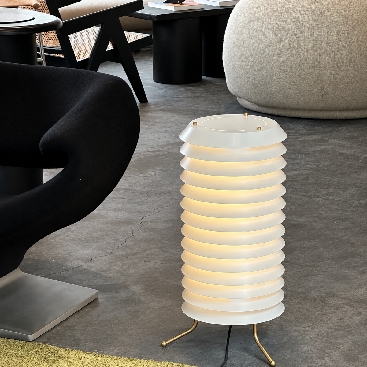 Soleil Multi-Arm Iron Table Lamp