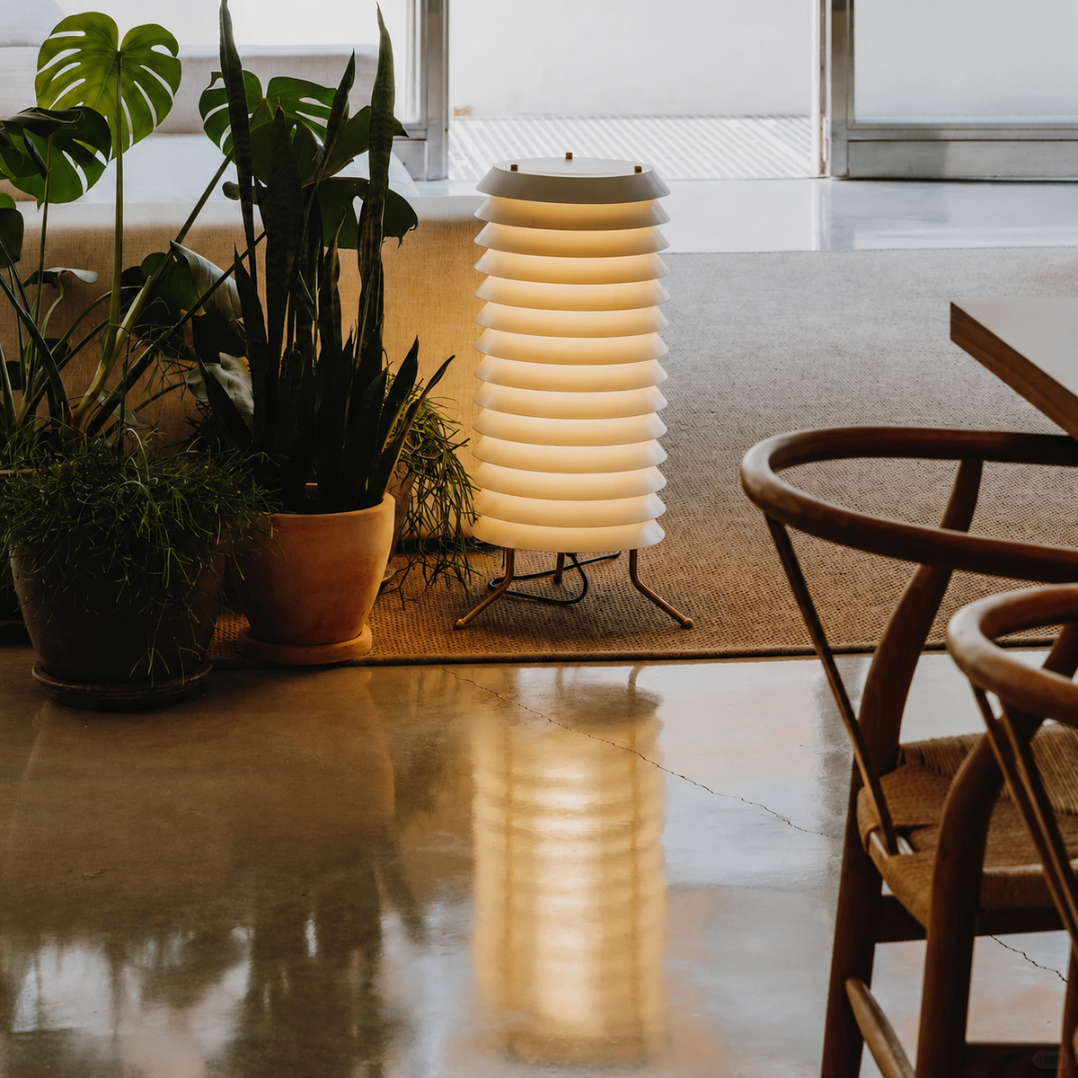 Soleil Multi-Arm Iron Table Lamp